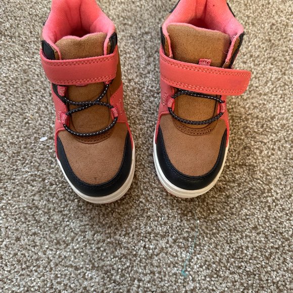 OSHKOSH KUJI TODDLER GIRLS ANKLE BOOTS SIZE 10M - Picture 2 of 4